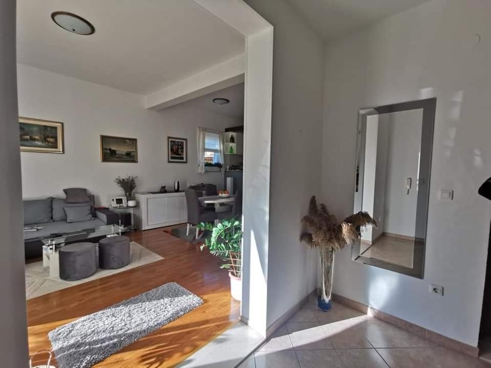 Apartman Kapovic Kaštela 外观 照片